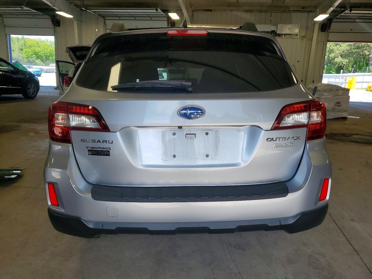 2017 Subaru Outback 2.5I Premium - Image 6