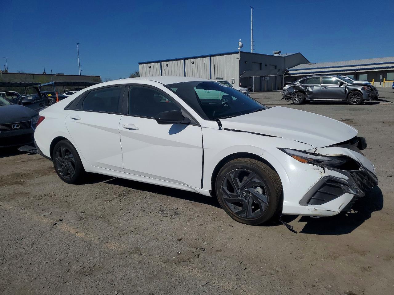 2026 Hyundai Elantra Sel Sport - Image 4