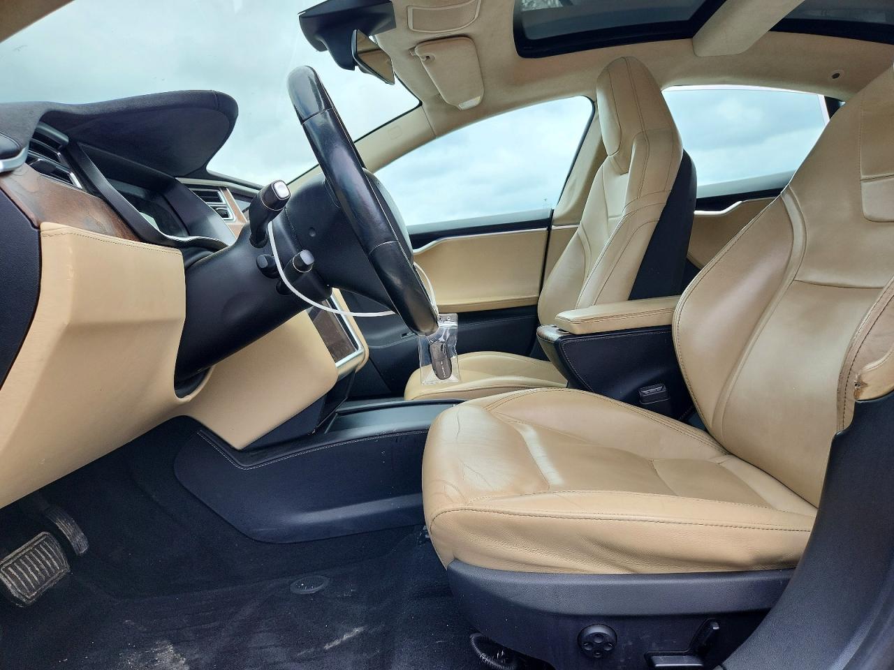 2016 Tesla Model S - Image 7