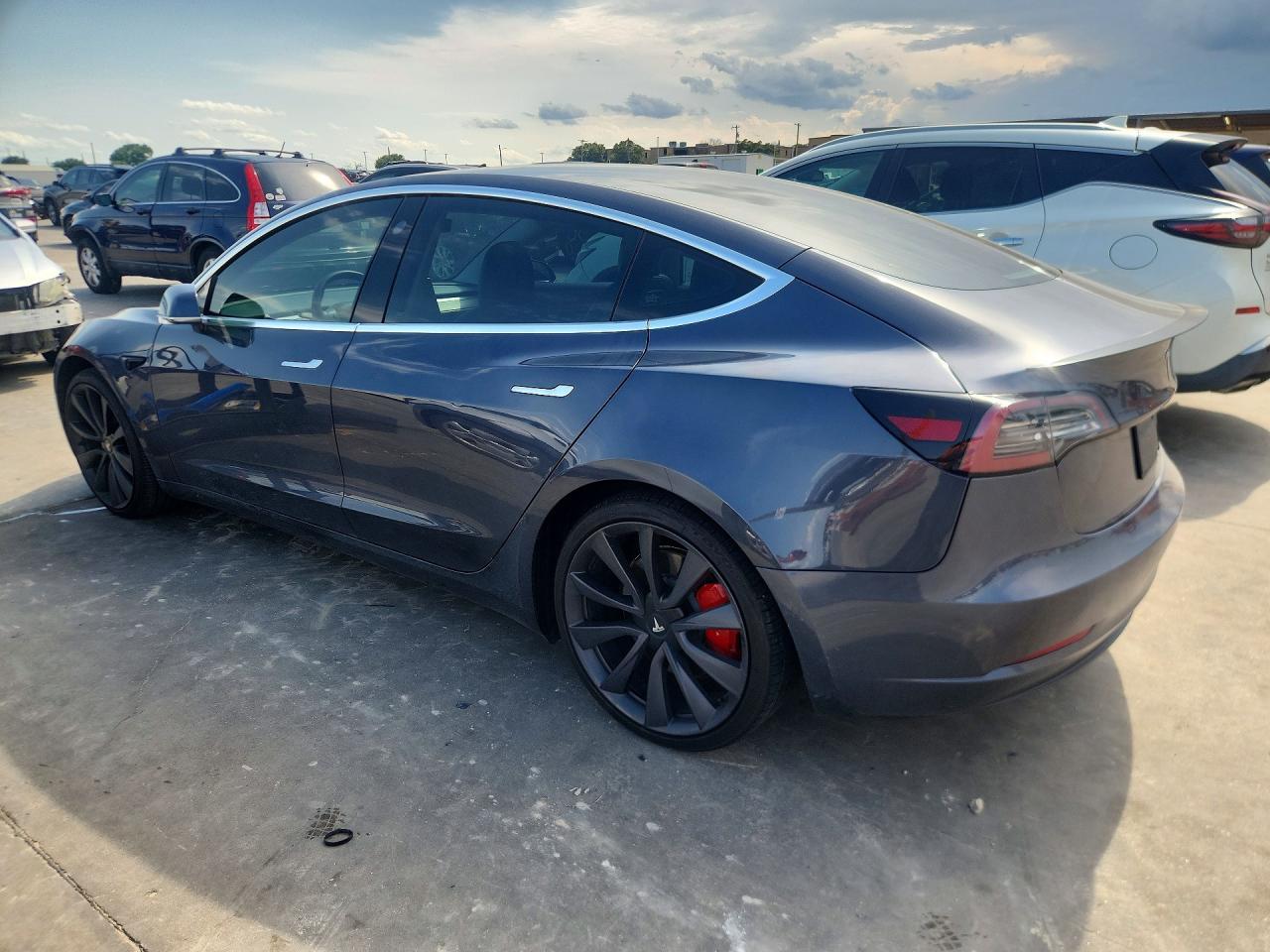 2020 Tesla Model 3 - Фото 2