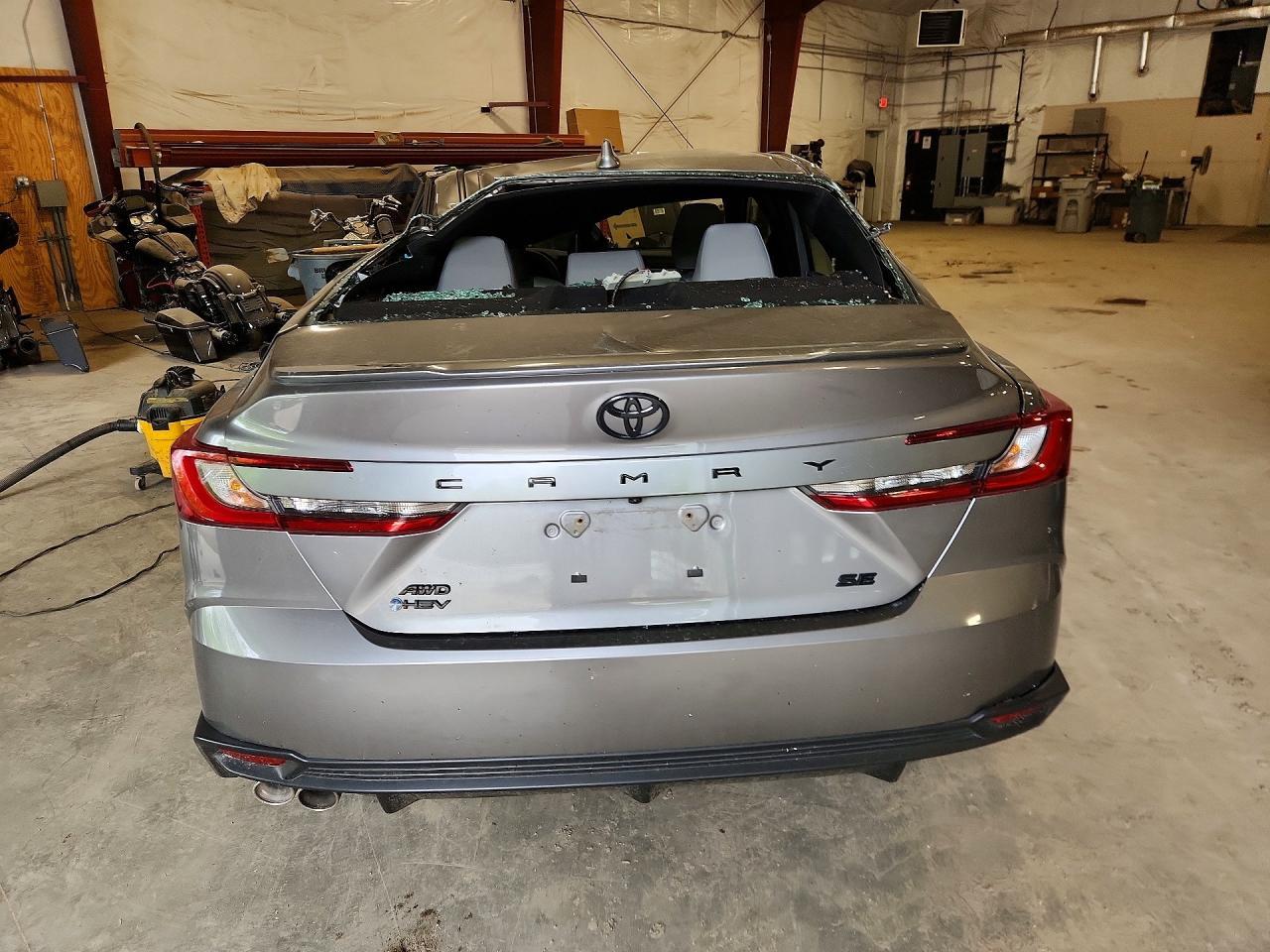 2025 Toyota Camry Se - Image 6