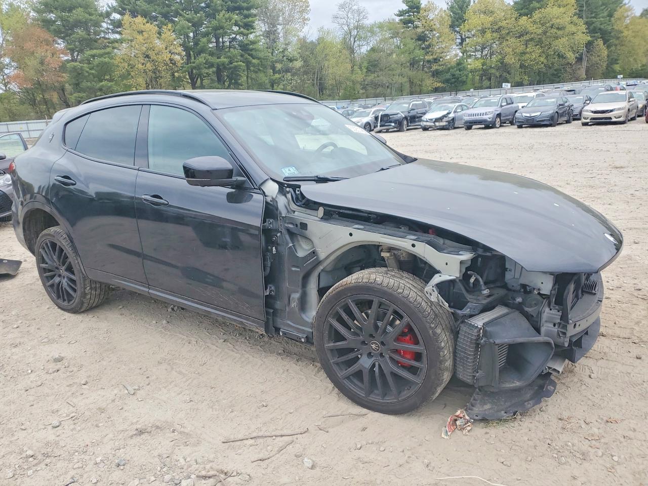 2022 Maserati Levante Base - Image 4