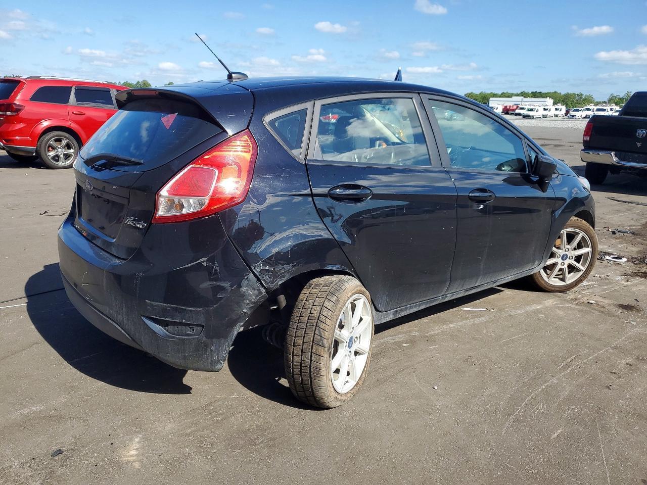 2019 Ford Fiesta Se - Image 3