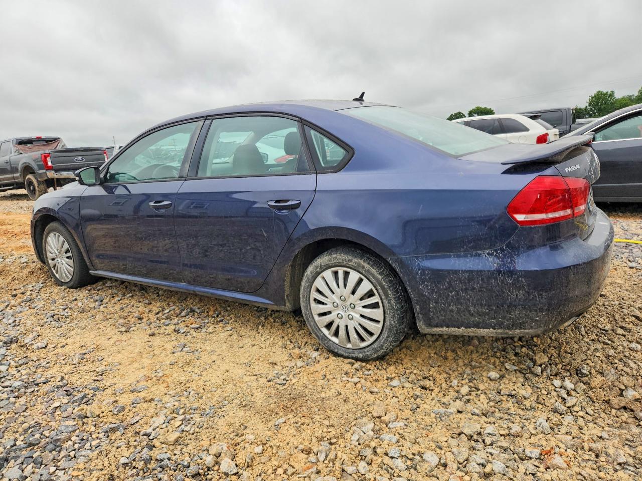 2014 Volkswagen Passat S - Фото 2