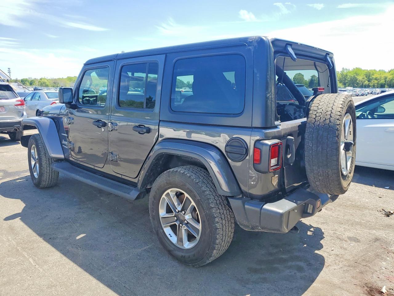 2022 Jeep Wrangler Unlimited Sahara - Фото 2