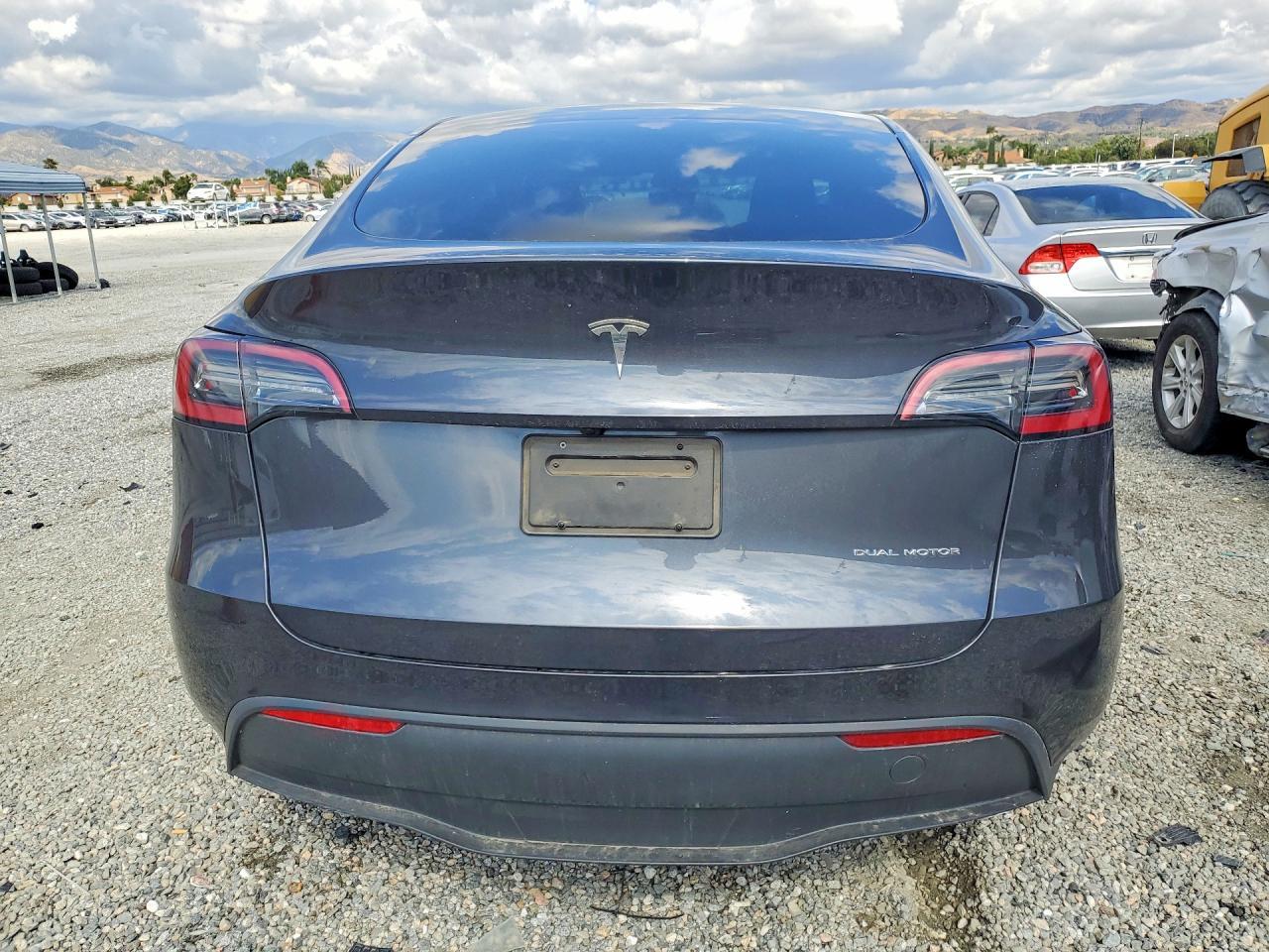 2024 Tesla Model Y - Image 6