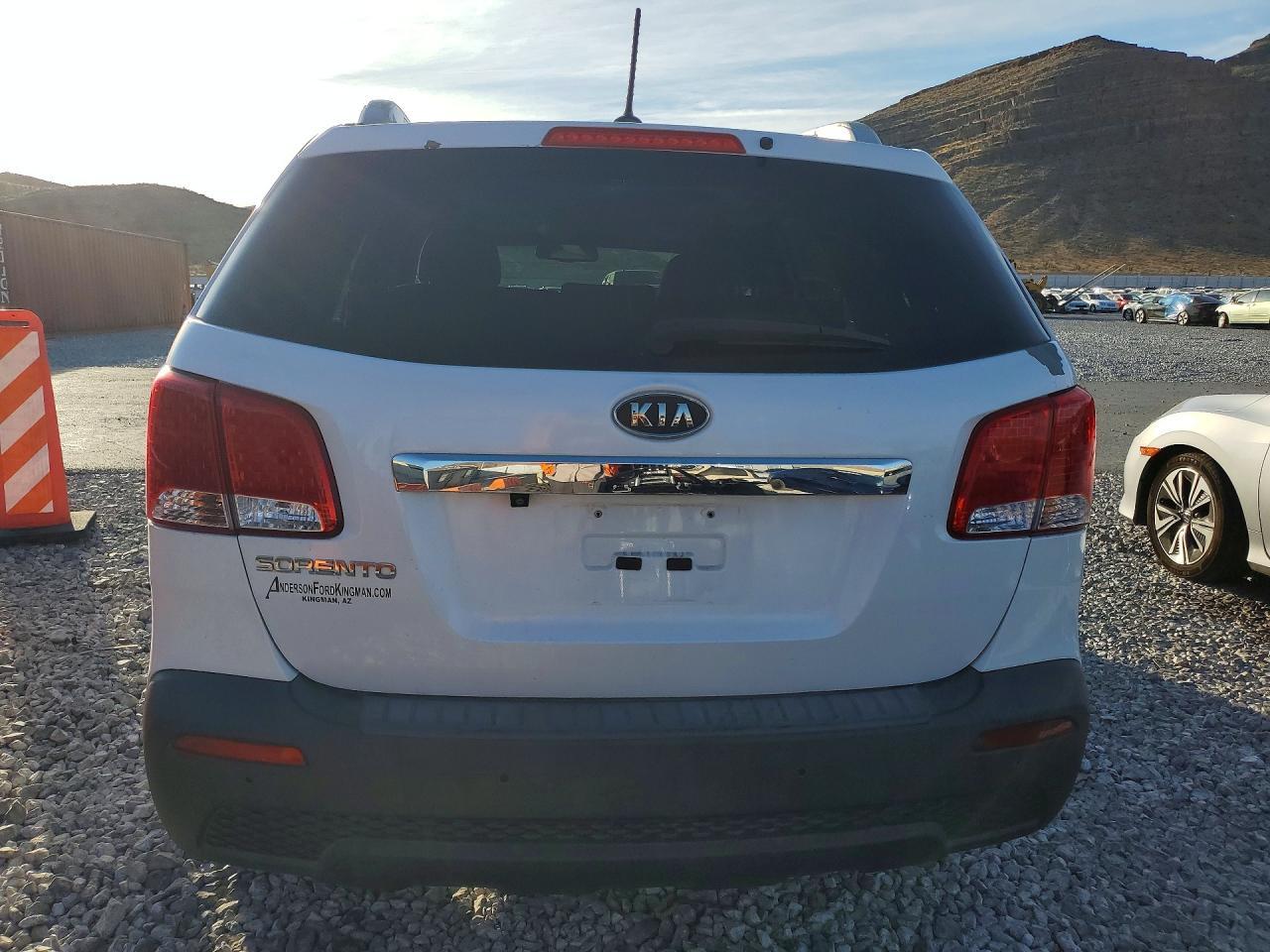 2013 Kia Sorento Lx - Image 6