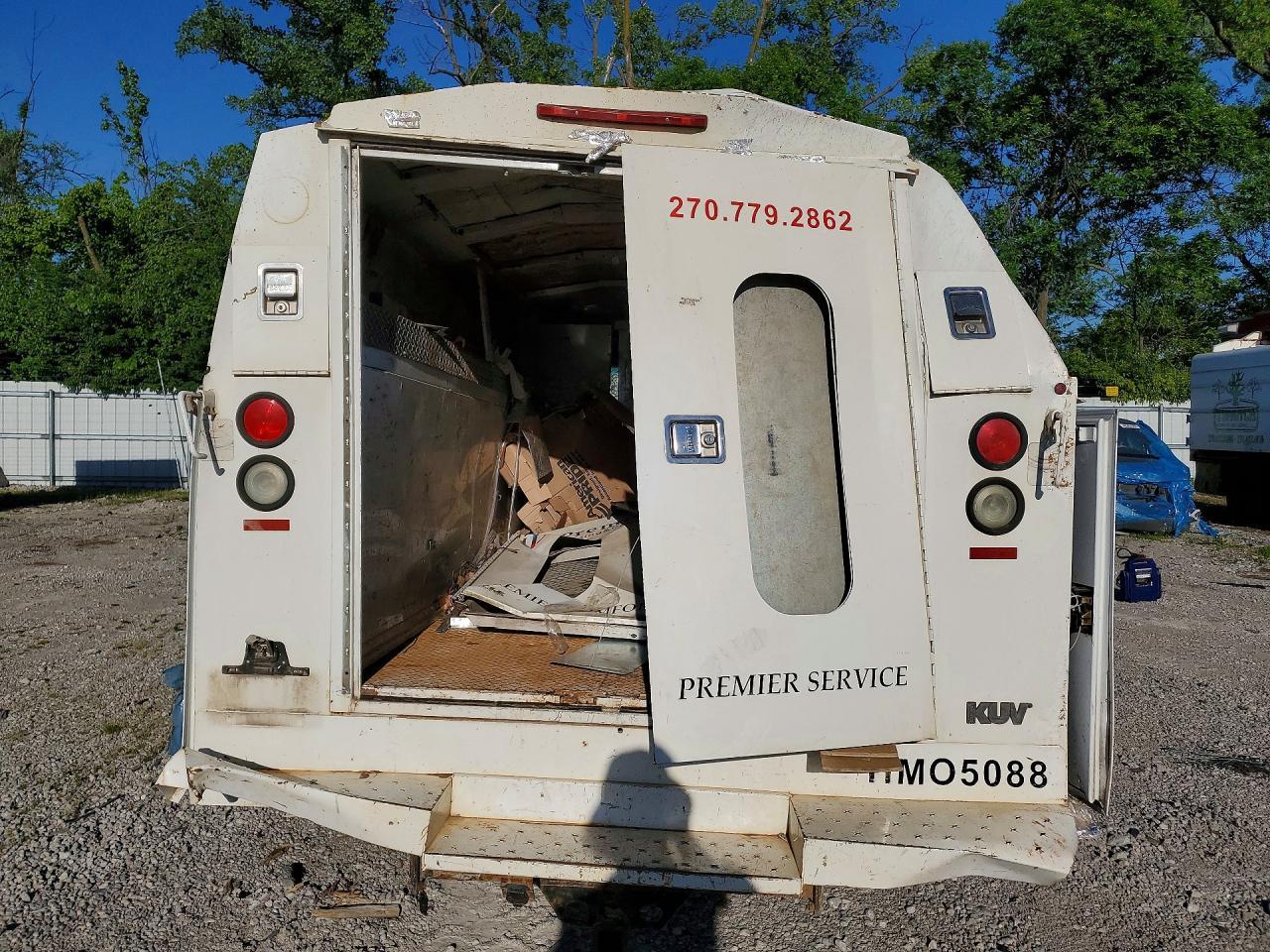 2011 Chevrolet Express G3500 - Image 6