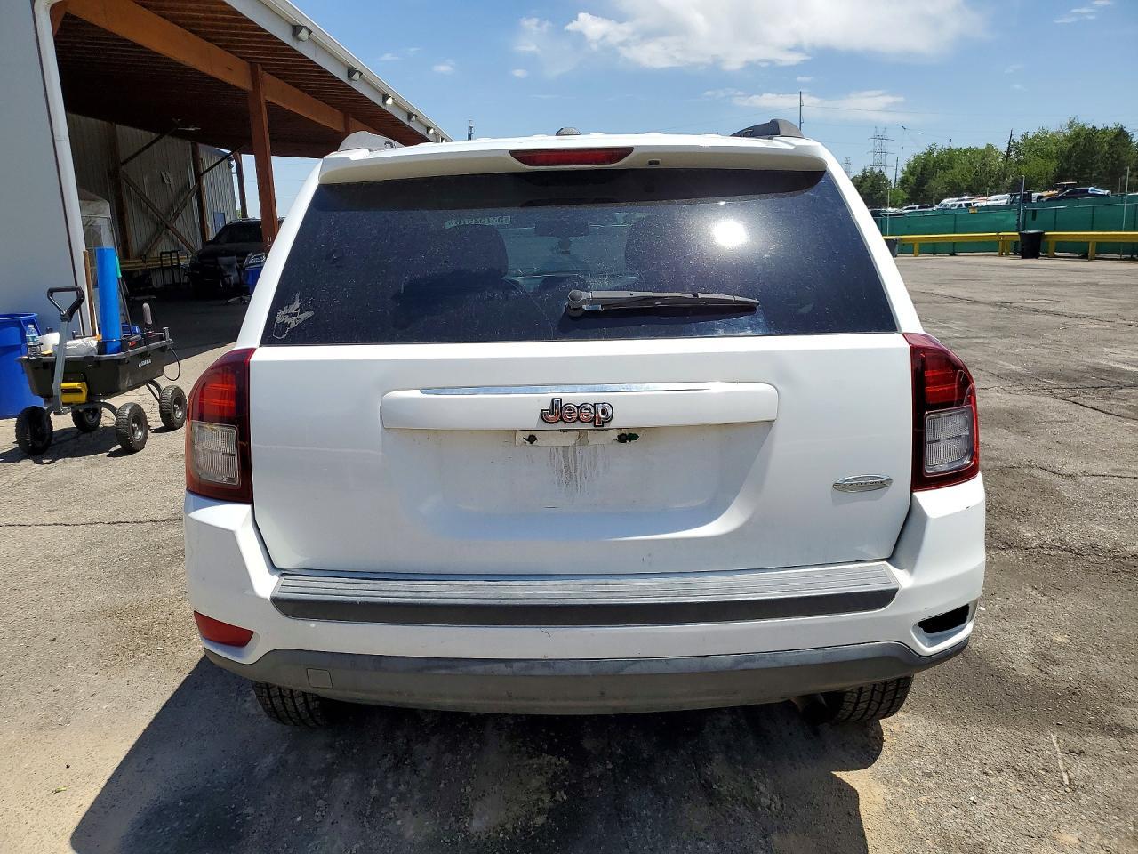 2017 Jeep Compass Latitude - Image 6