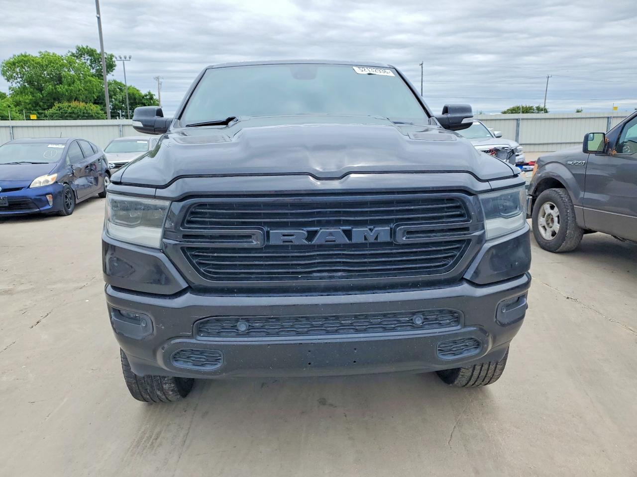 2020 Ram 1500 Laramie - Image 5