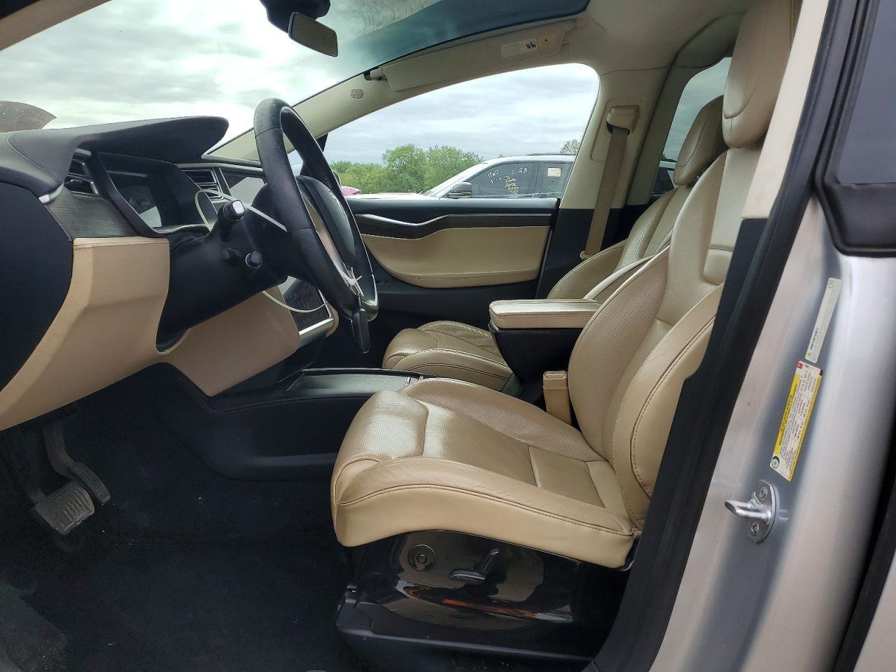 2016 Tesla Model X - Фото 7