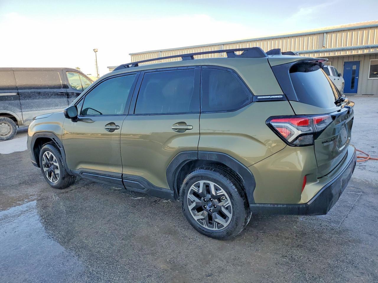 2026 Subaru Forester Premium - Фото 2