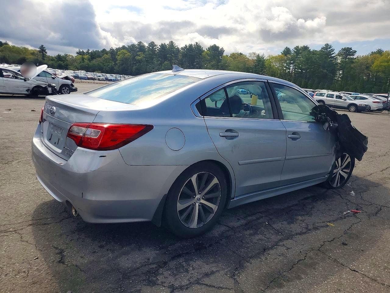 2017 Subaru Legacy 3.6R Limited - Image 3
