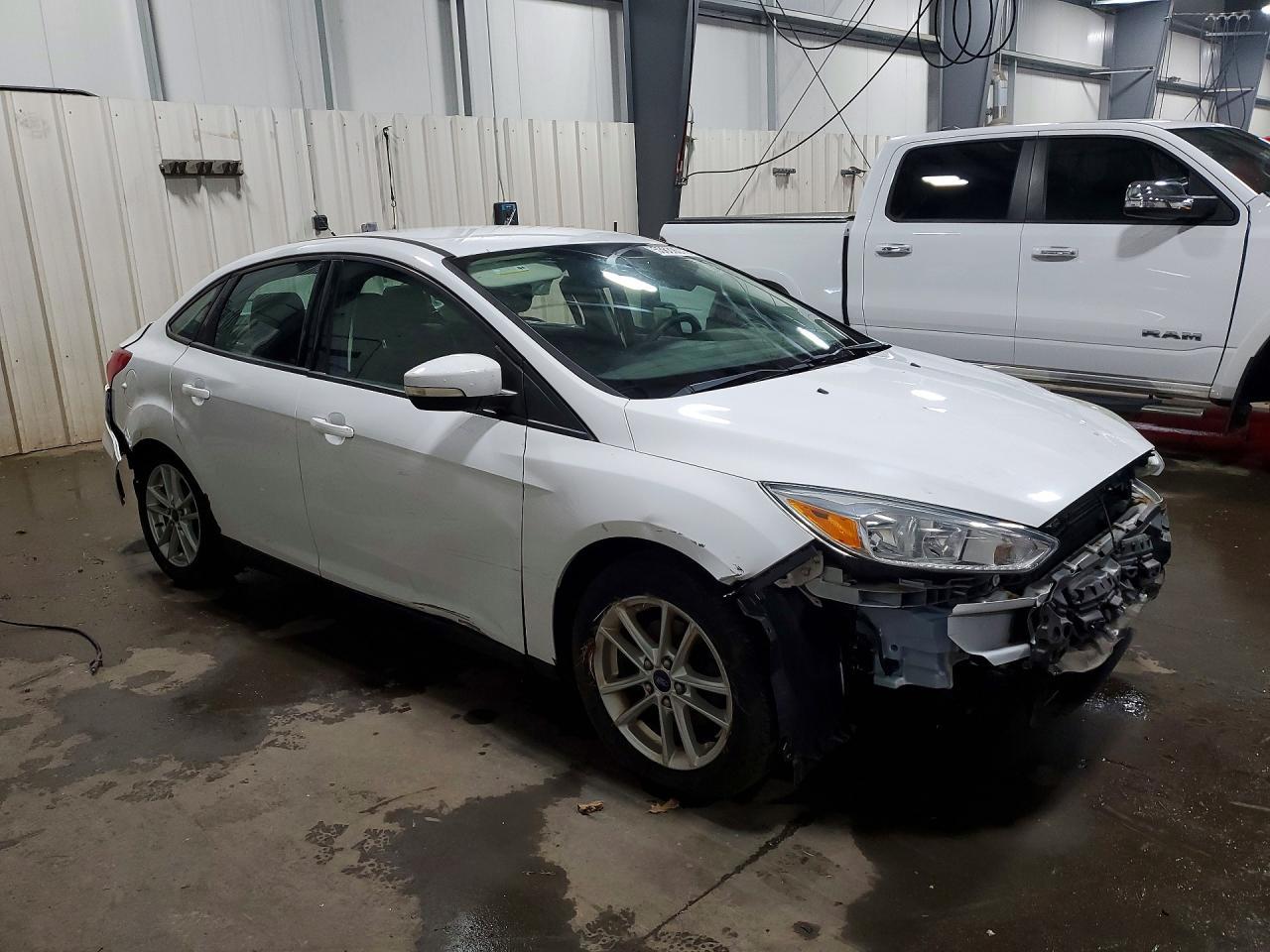 2015 Ford Foc - Фото 4