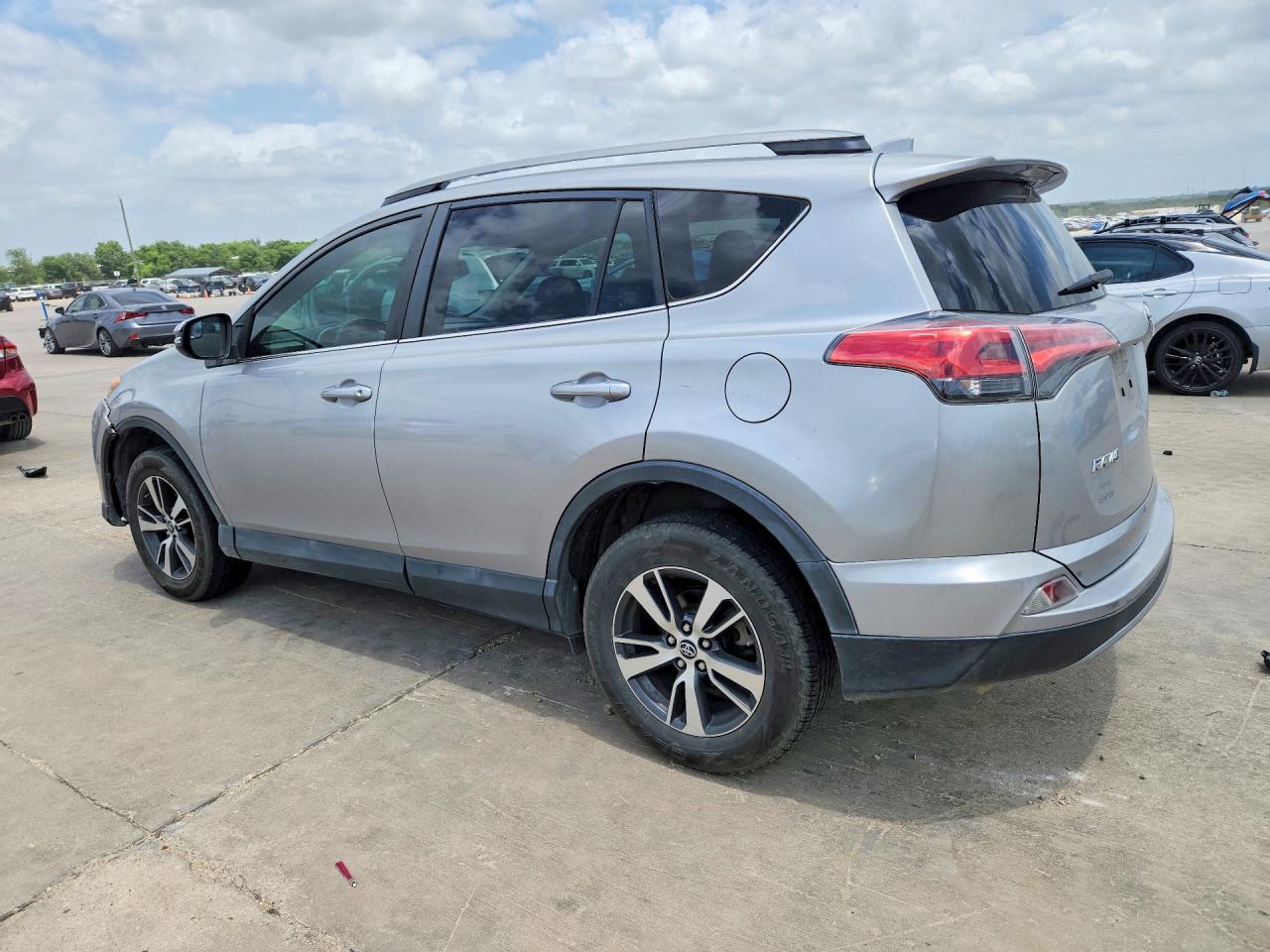 2017 Toyota Rav4 Xle - Image 2