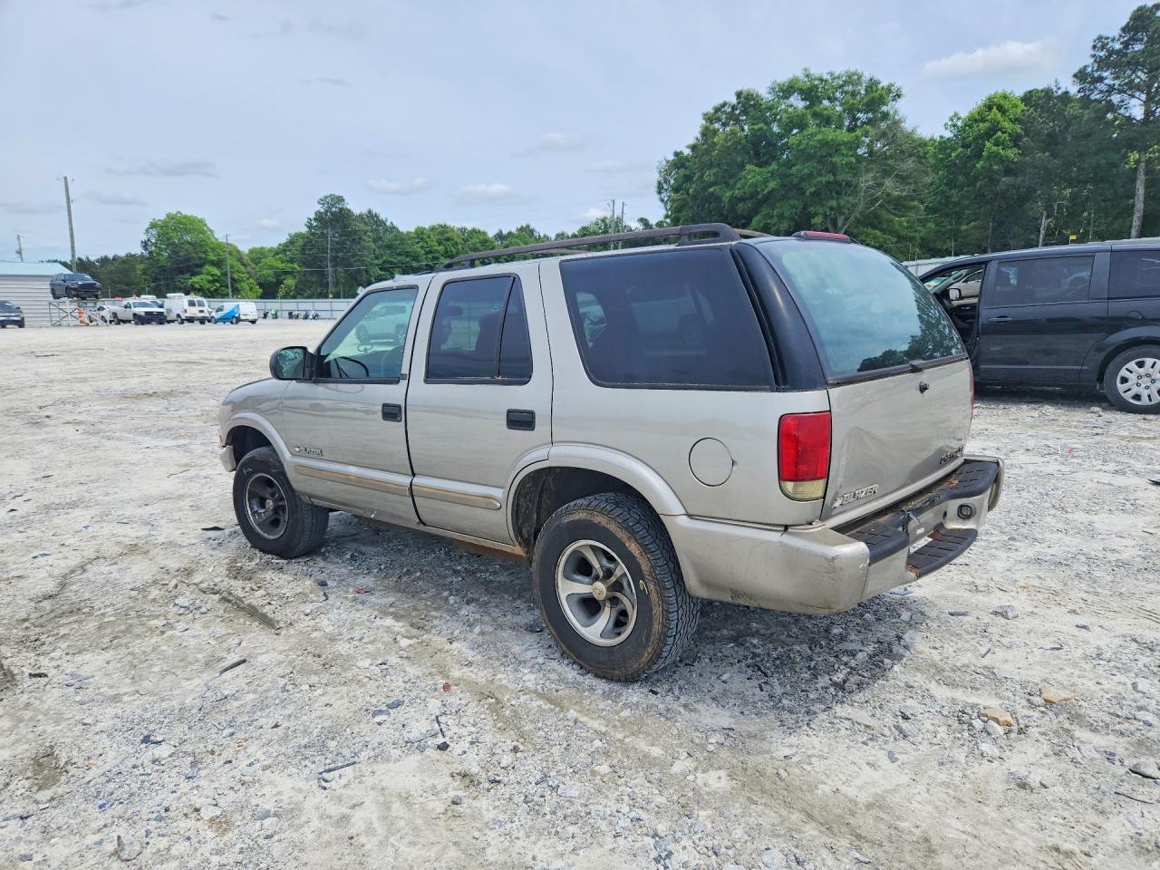 2003 Chevrolet Blazer - Фото 2