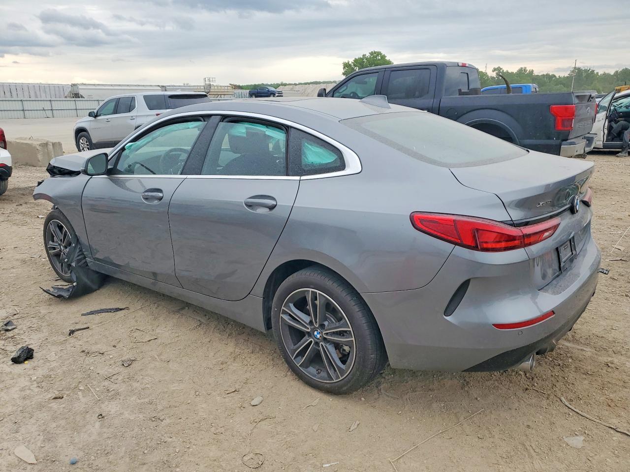 2024 BMW 228Xi - Фото 2