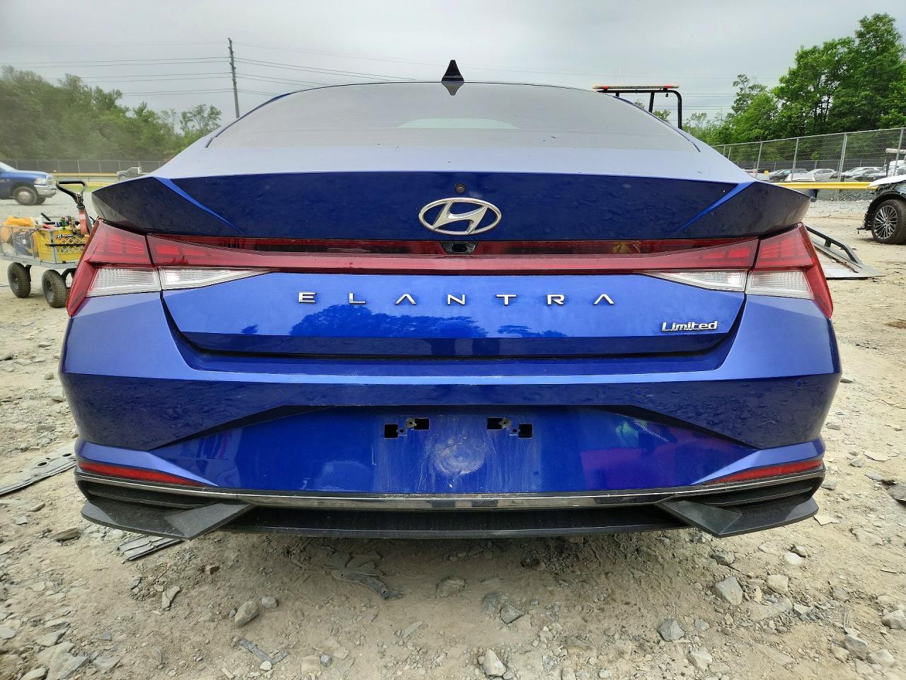 2021 Hyundai Elantra Limited - Image 6