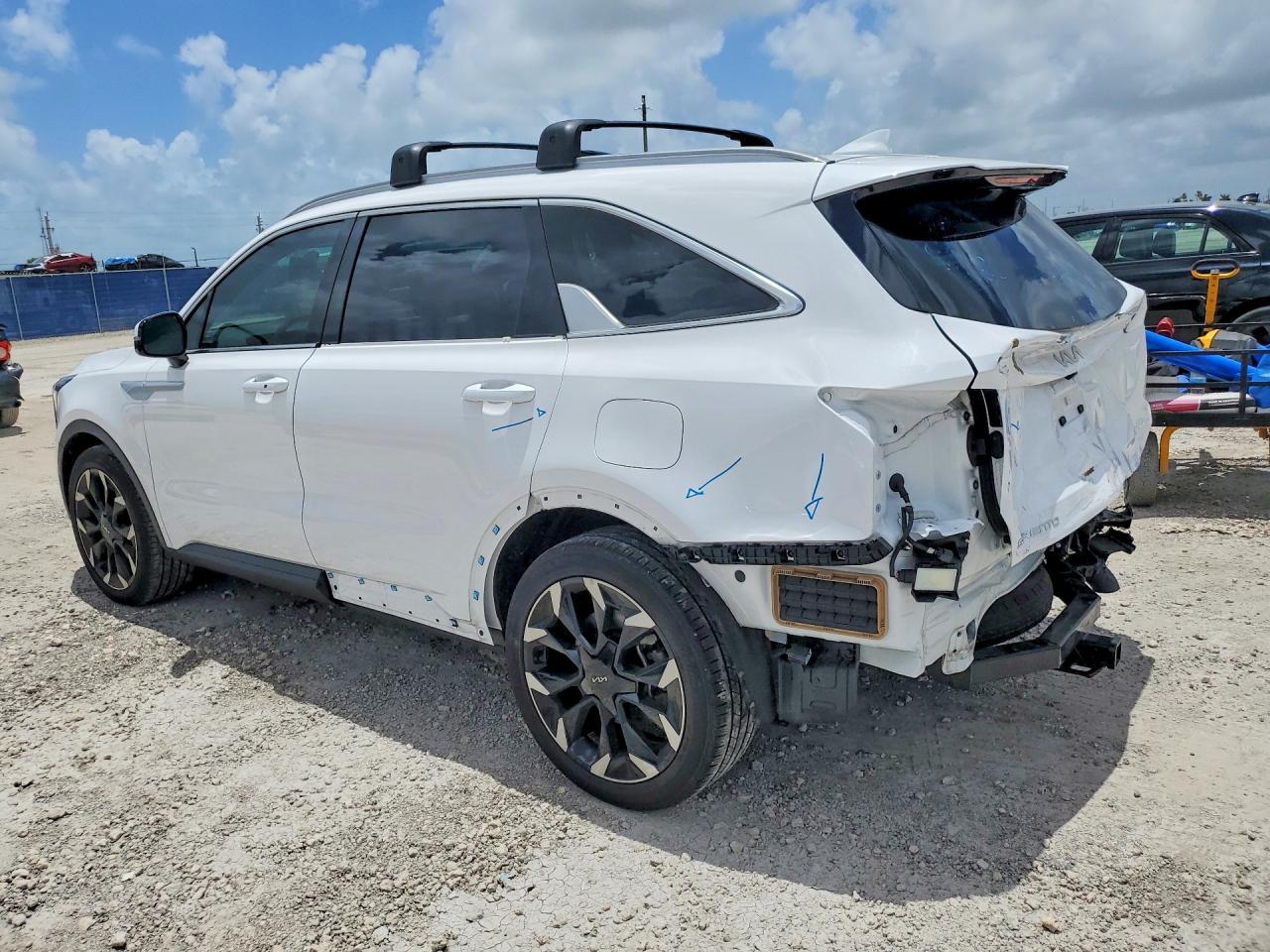 2024 Kia Sorento Ex - Image 2