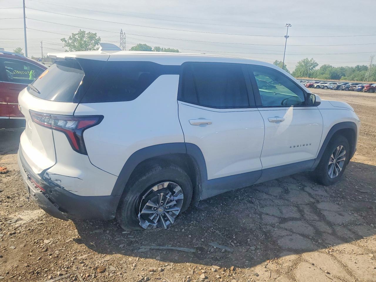 2025 Chevrolet Equinox Lt - Image 3