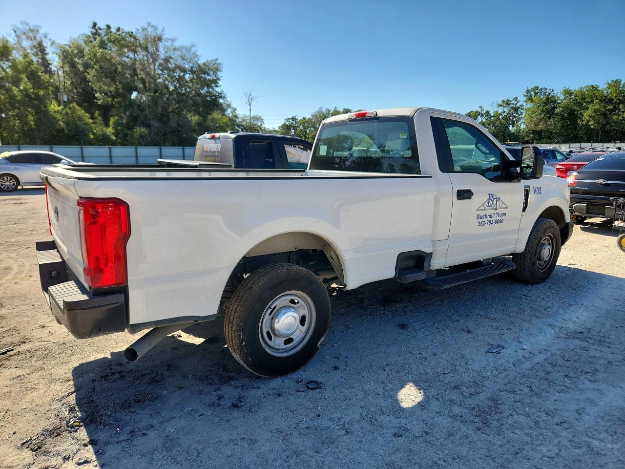 2017 Ford F250 Super Duty - Image 3