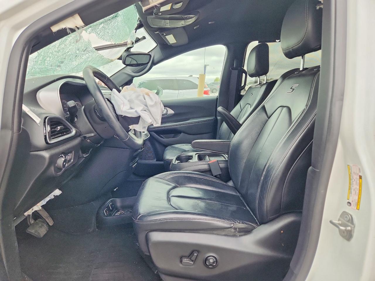 2018 Chrysler Pacifica Touring L - Фото 7