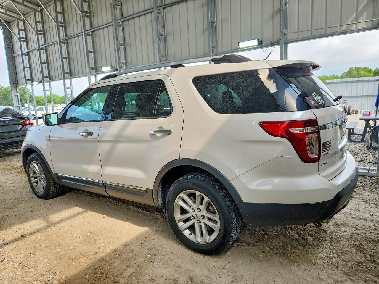 2015 Ford Explorer Xlt - Image 2