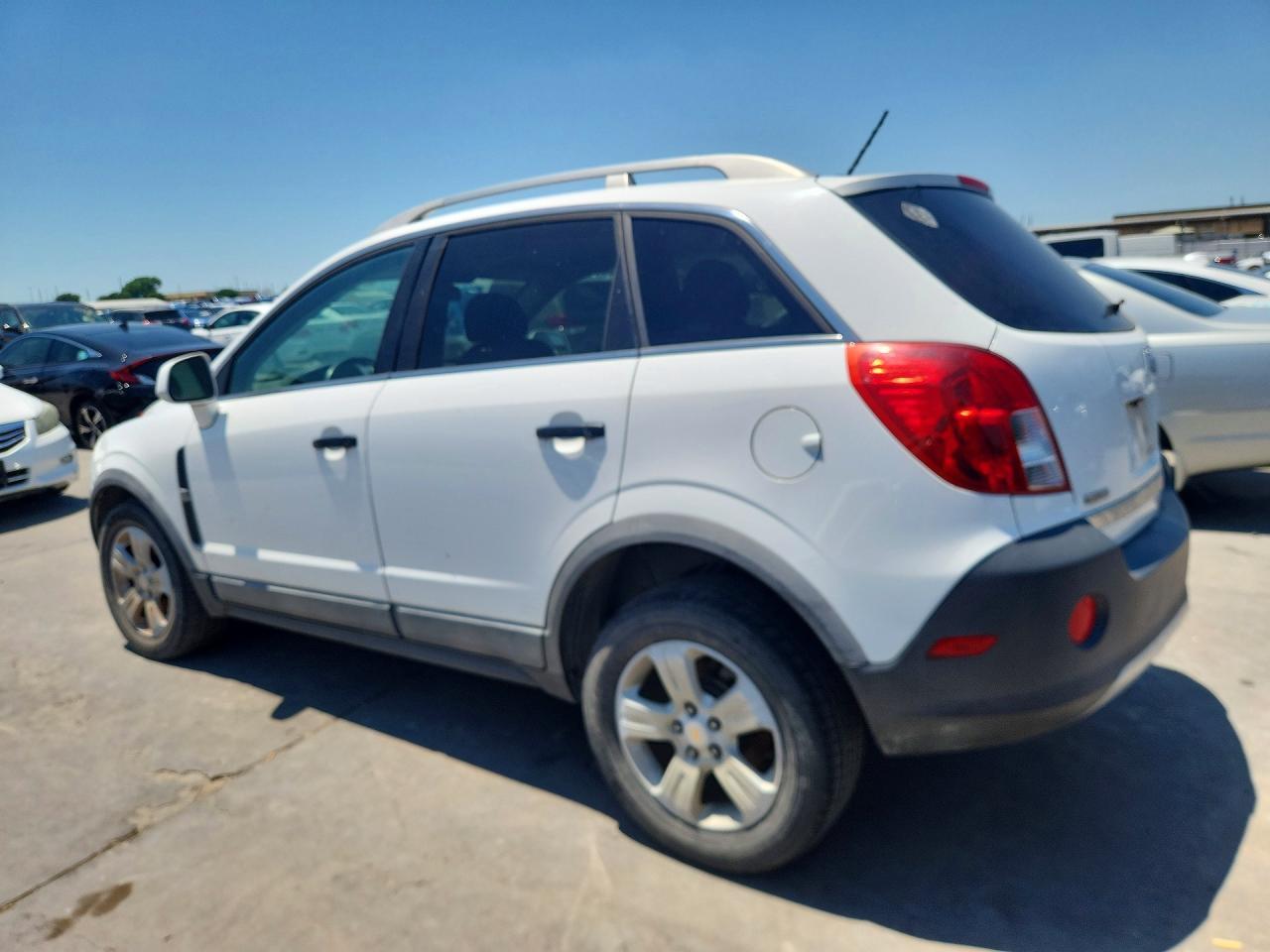 2013 Chevrolet Captiva Ls - Image 2