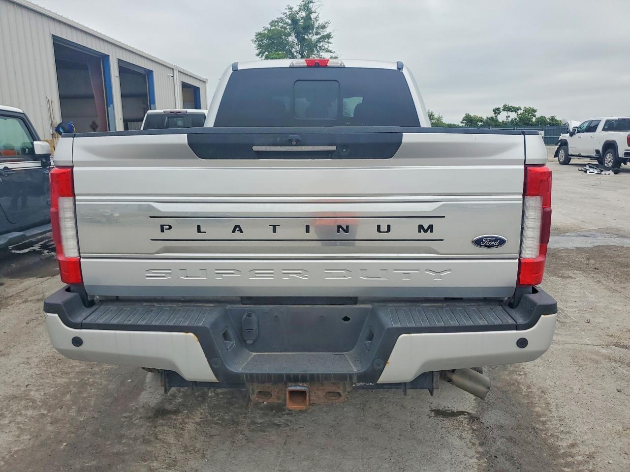 2017 Ford F350 Super Duty - Image 6