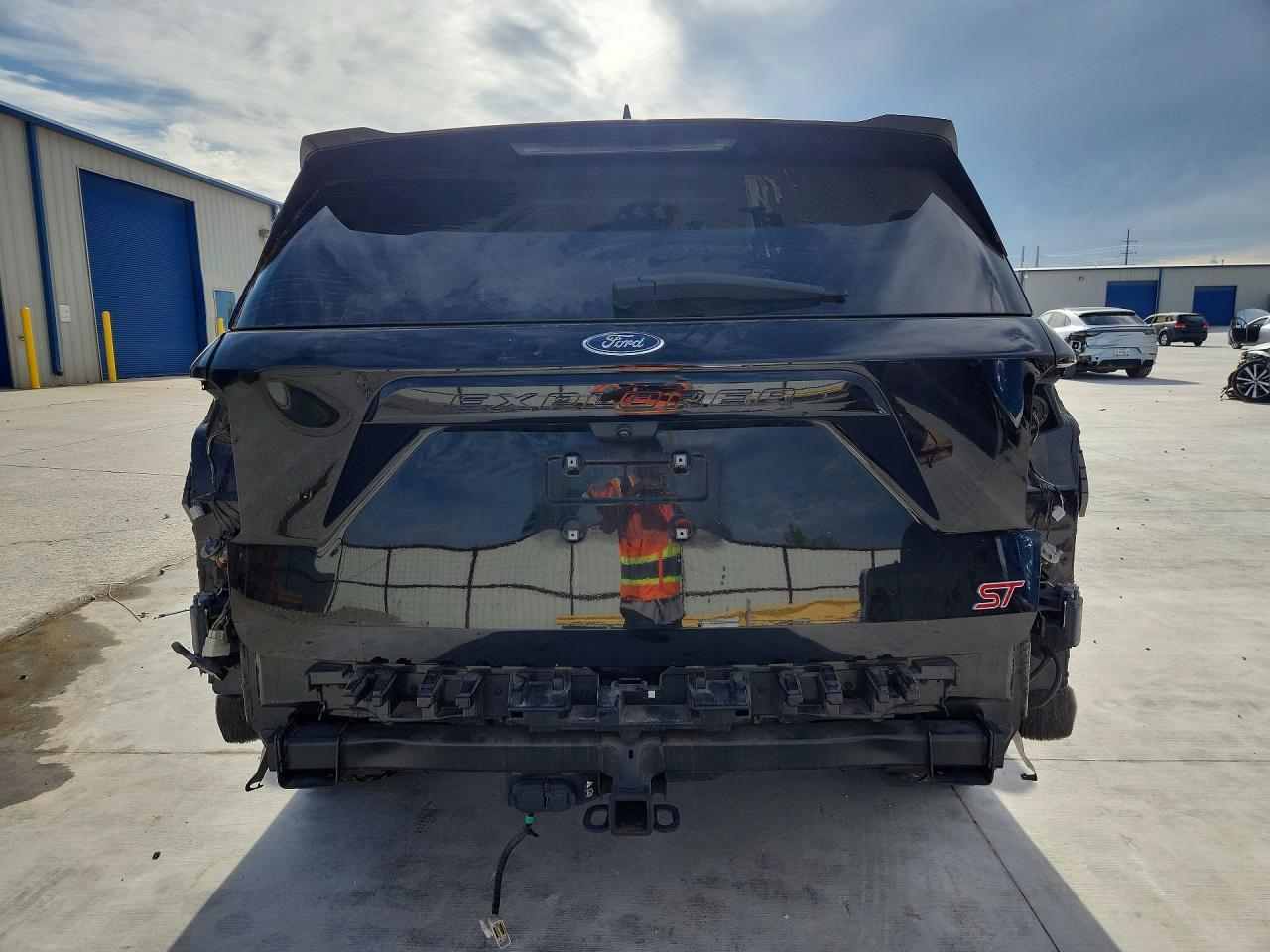2023 Ford Explorer St - Фото 6
