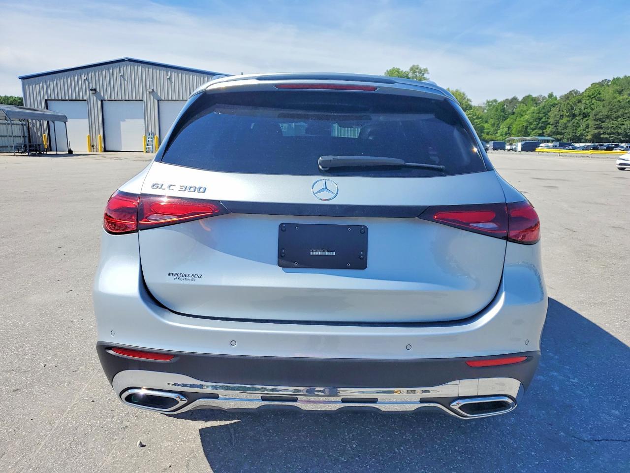 2026 Mercedes-Benz Glc 300 - Image 6