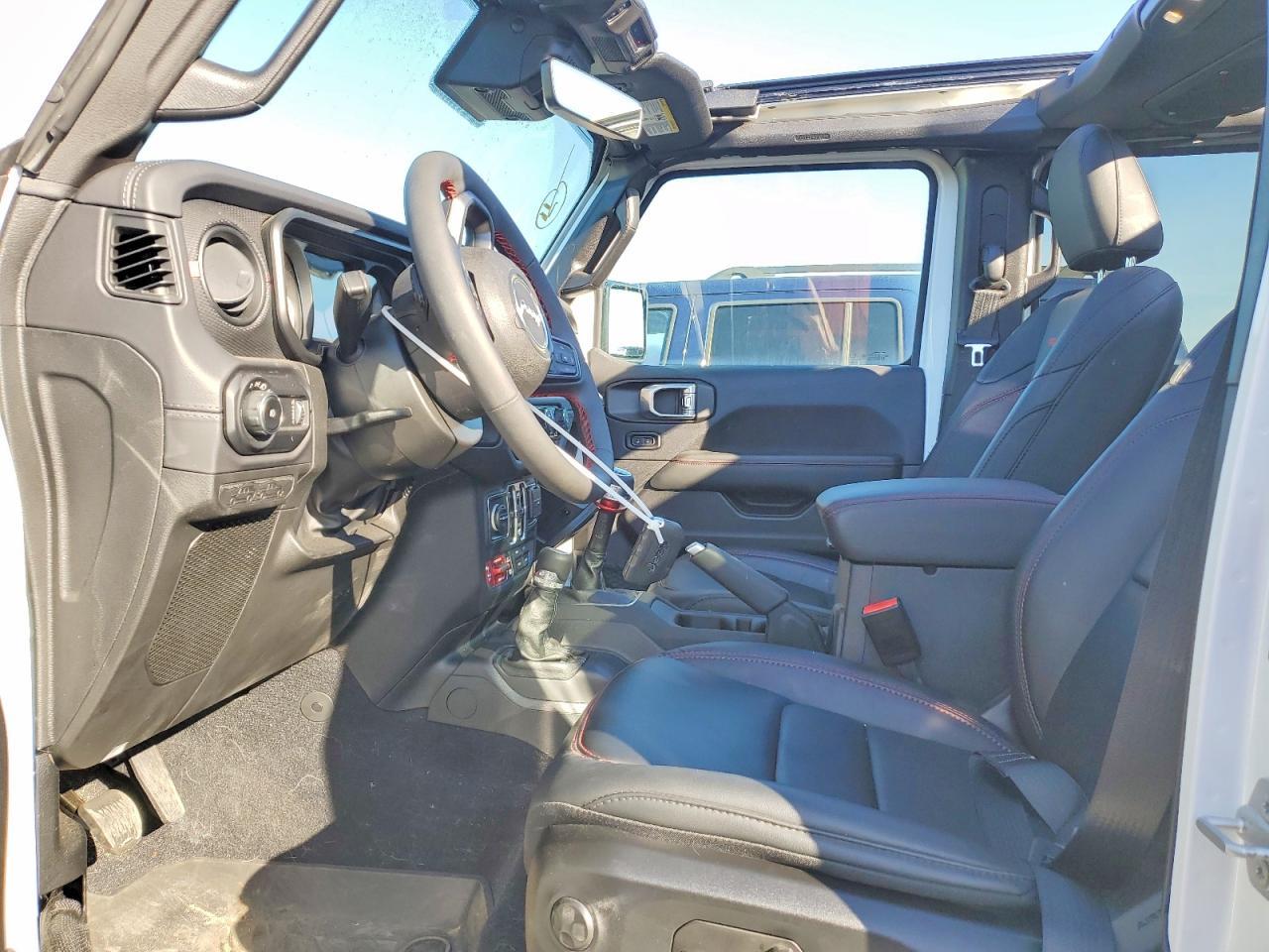 2025 Jeep Wrangler Rubicon - Image 7