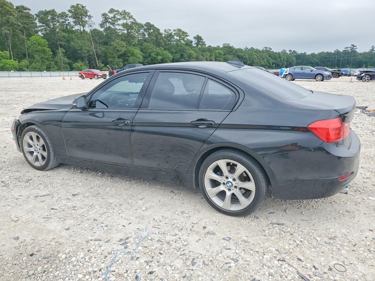 2015 BMW 320 I - Фото 2