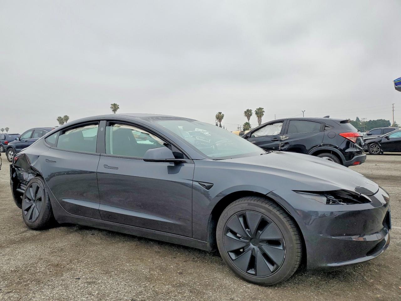 2025 Tesla Model 3 - Image 4