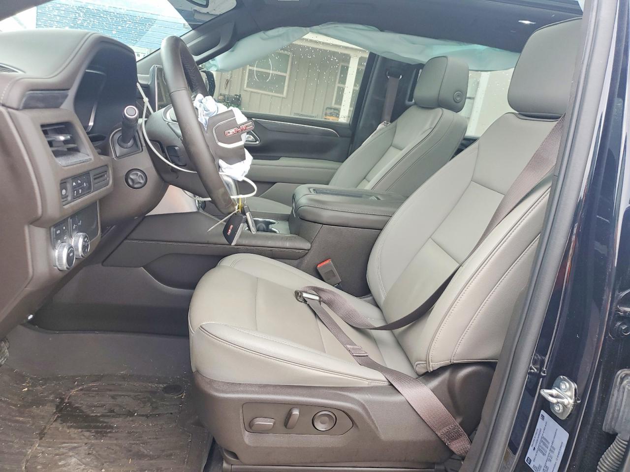2023 GMC Yukon Slt - Image 7