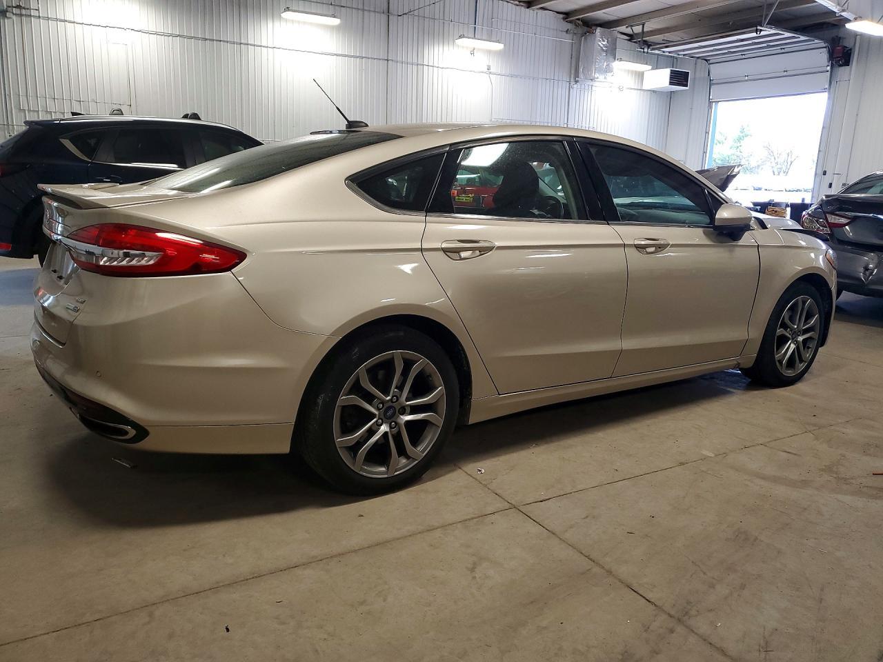 2017 Ford Fusion Se - Фото 3