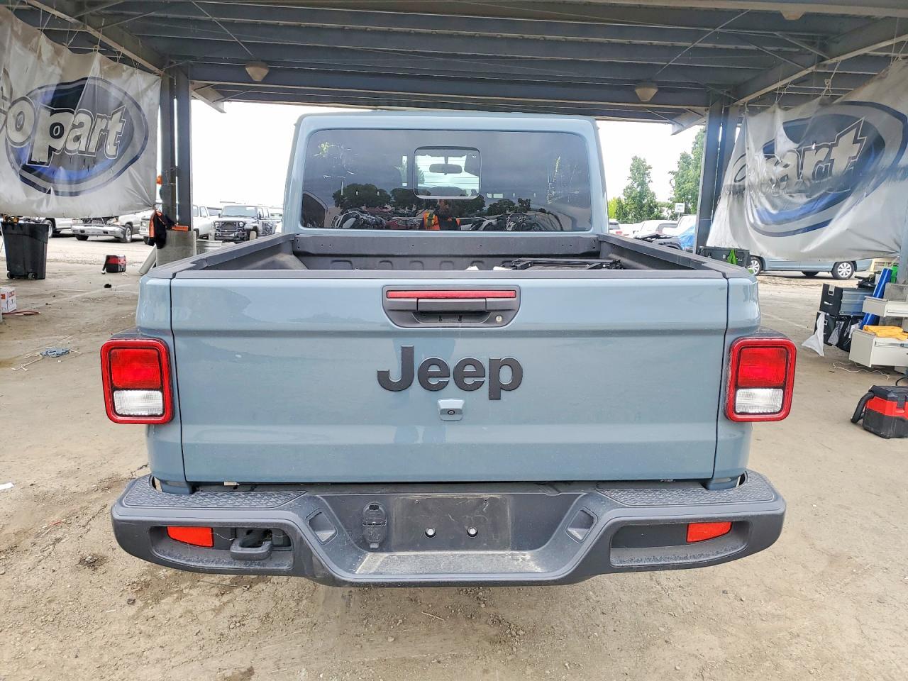2024 Jeep Gladiator Sport - Image 6