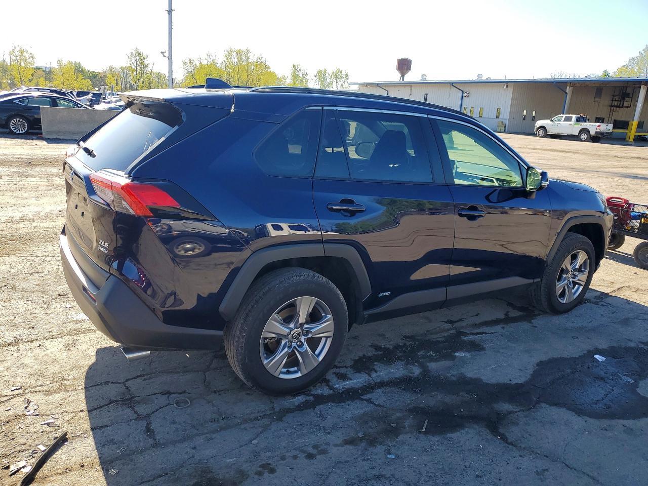 2025 Toyota Rav4 Hybrid Xle - Image 3