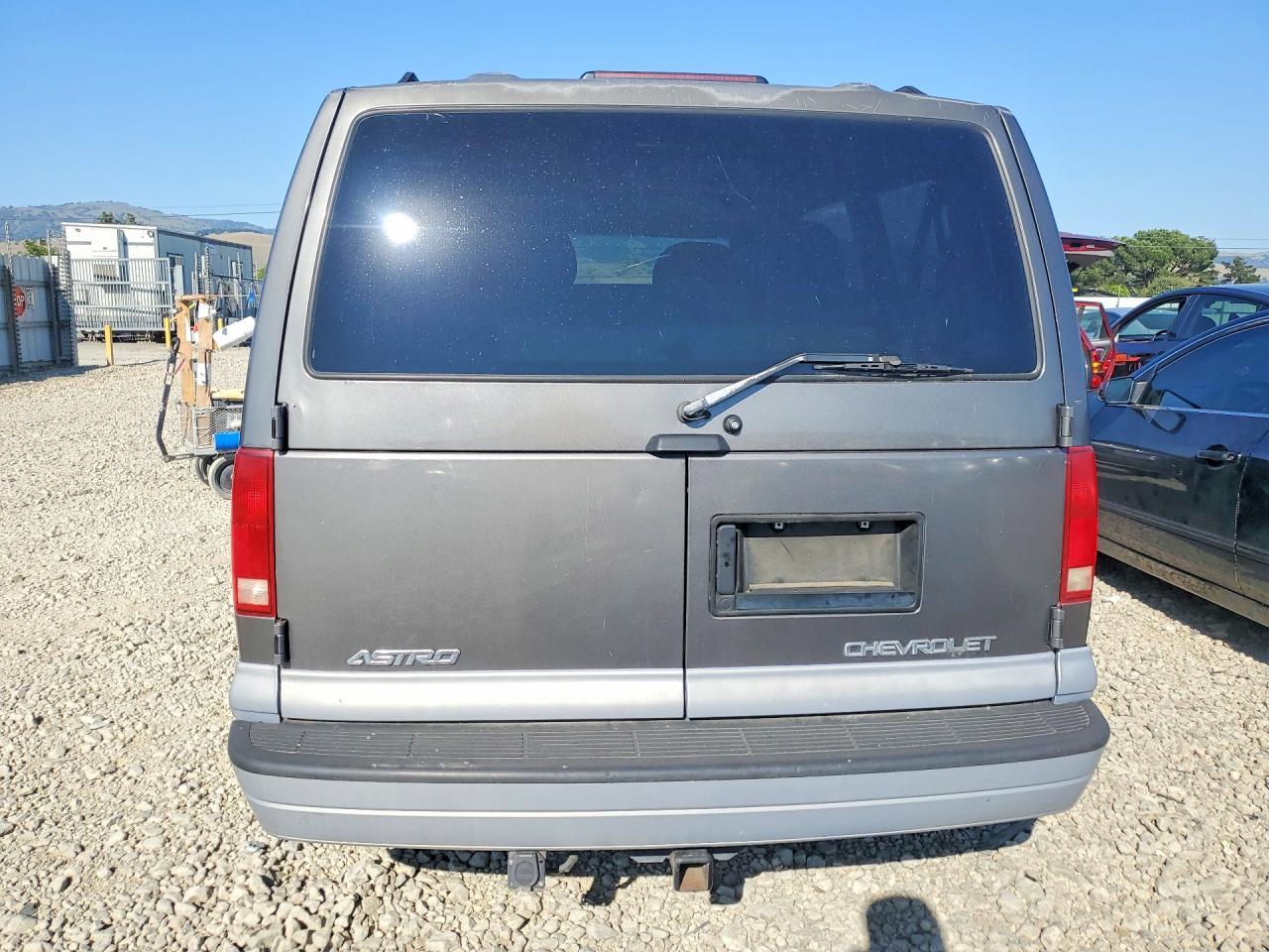 1999 Chevrolet Astro - Image 6