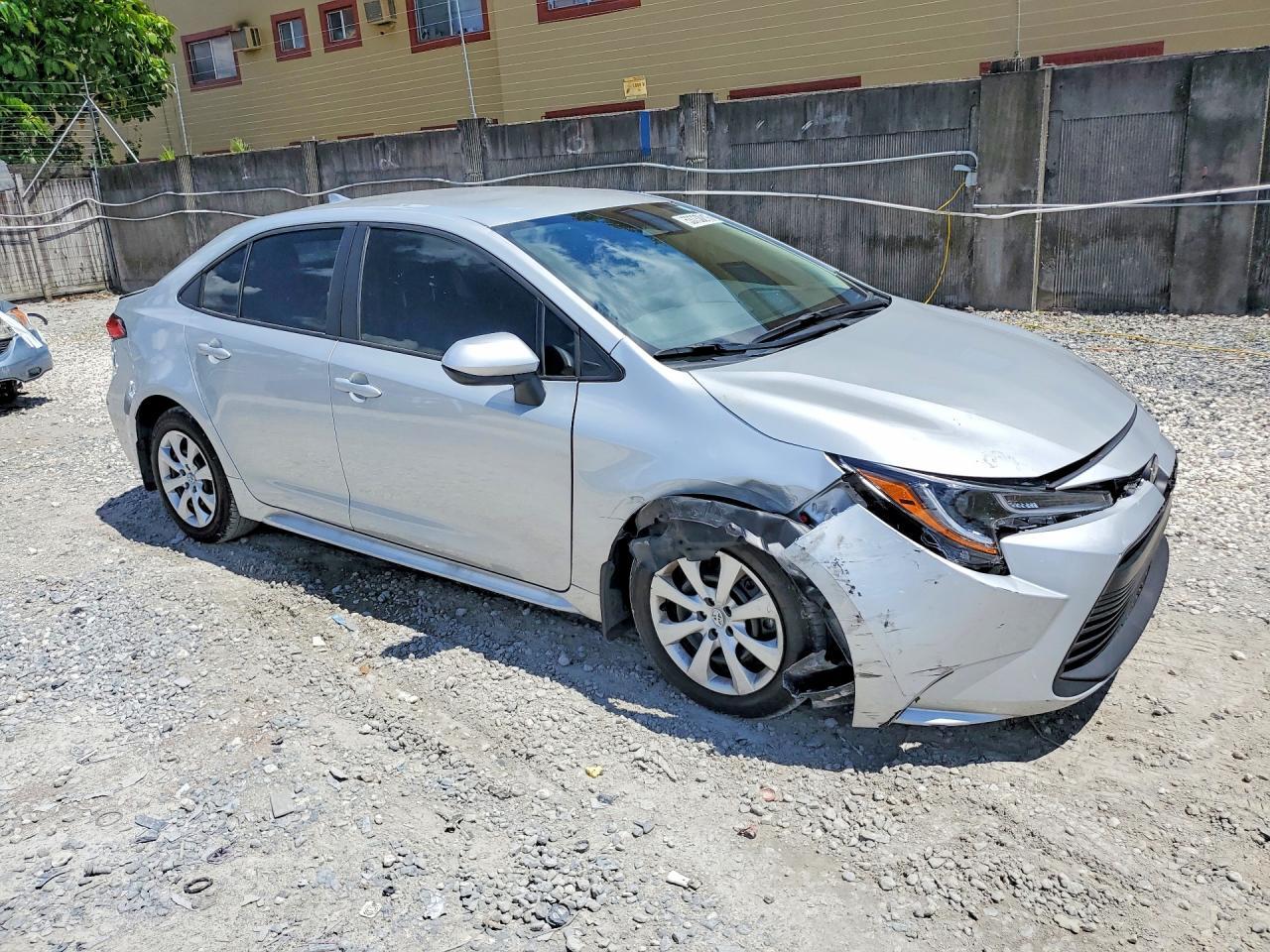 2025 Toyota Corolla Le - Фото 4