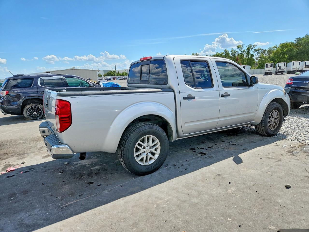 2014 Nissan Frontier S - Фото 3