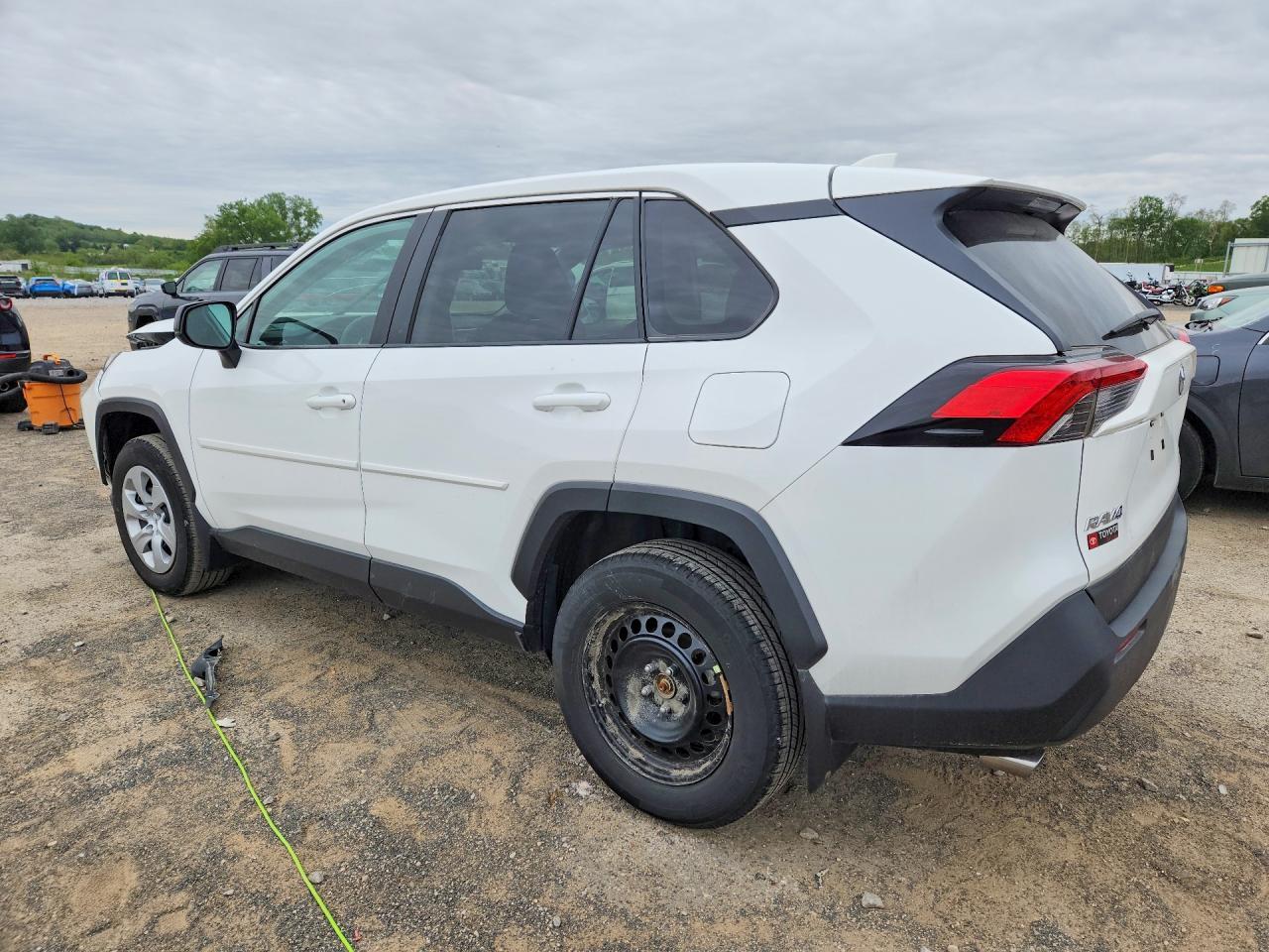 2024 Toyota Rav4 Le - Фото 2