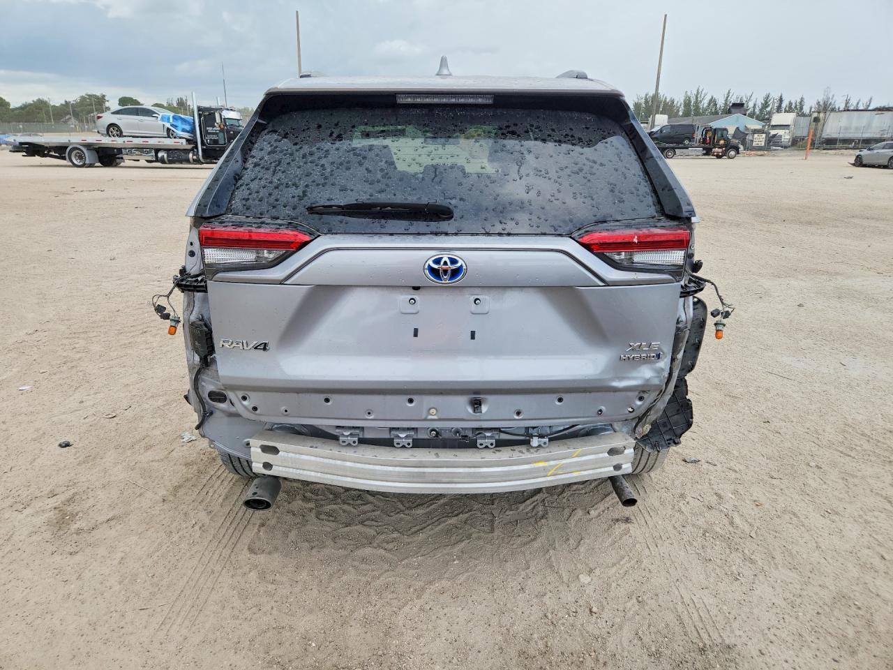 2020 Toyota Rav4 Hybrid Xle - Image 6