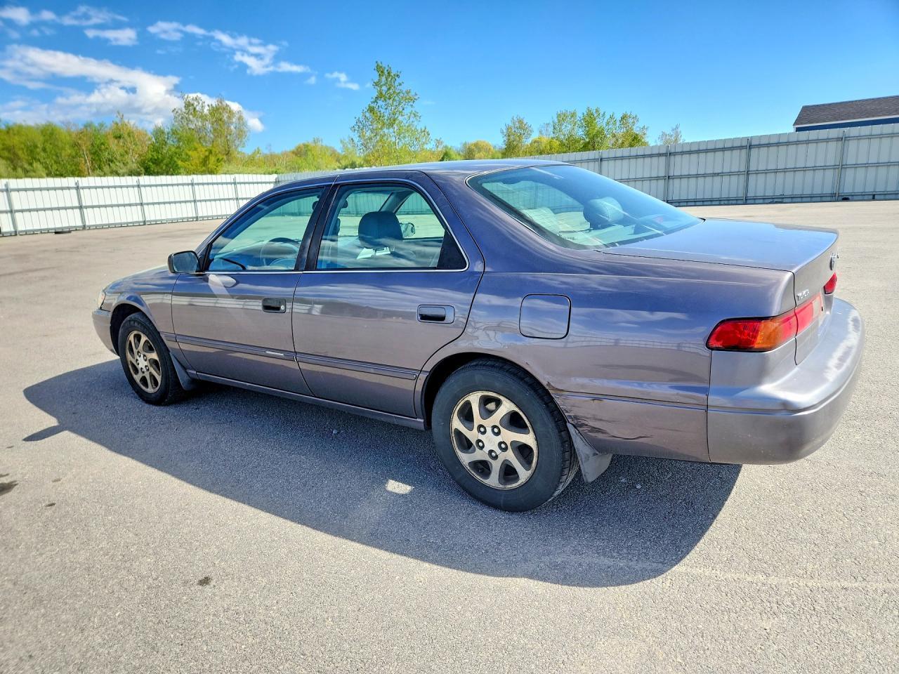 1998 Toyota Camry Xle V6 - Image 2