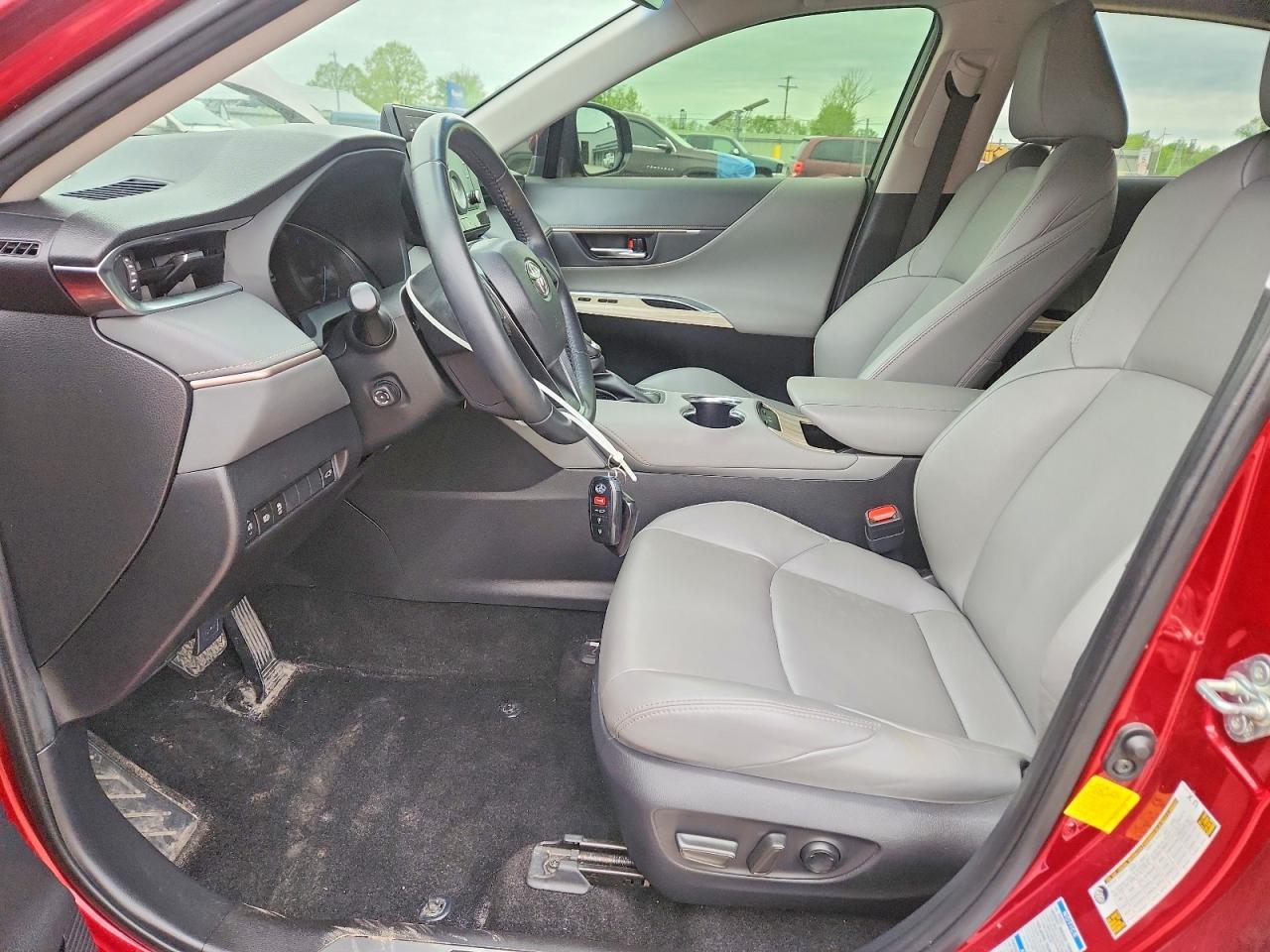 2022 Toyota Venza Xle - Image 7