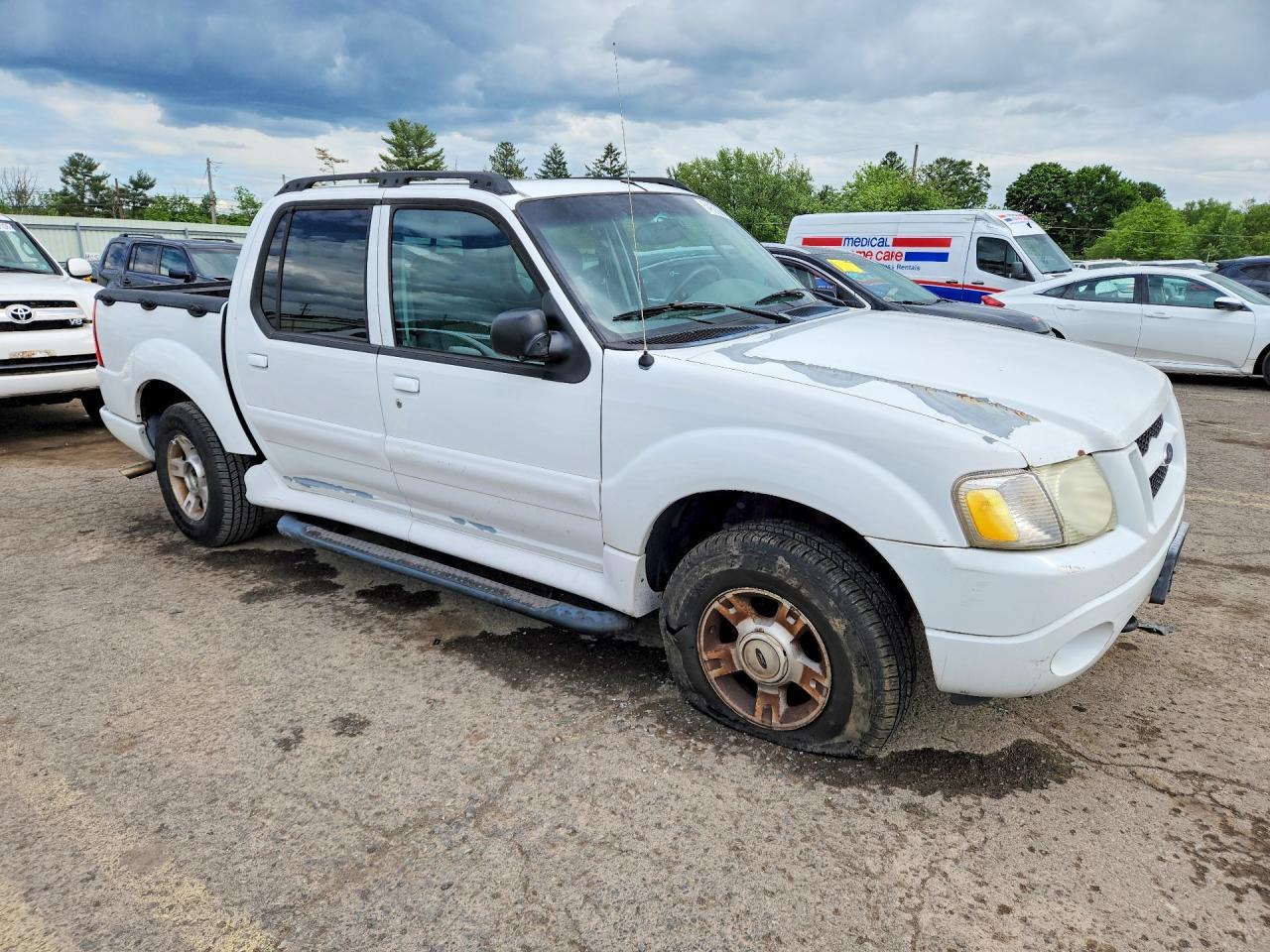 2004 Ford Explorer Sport Trac - Image 4