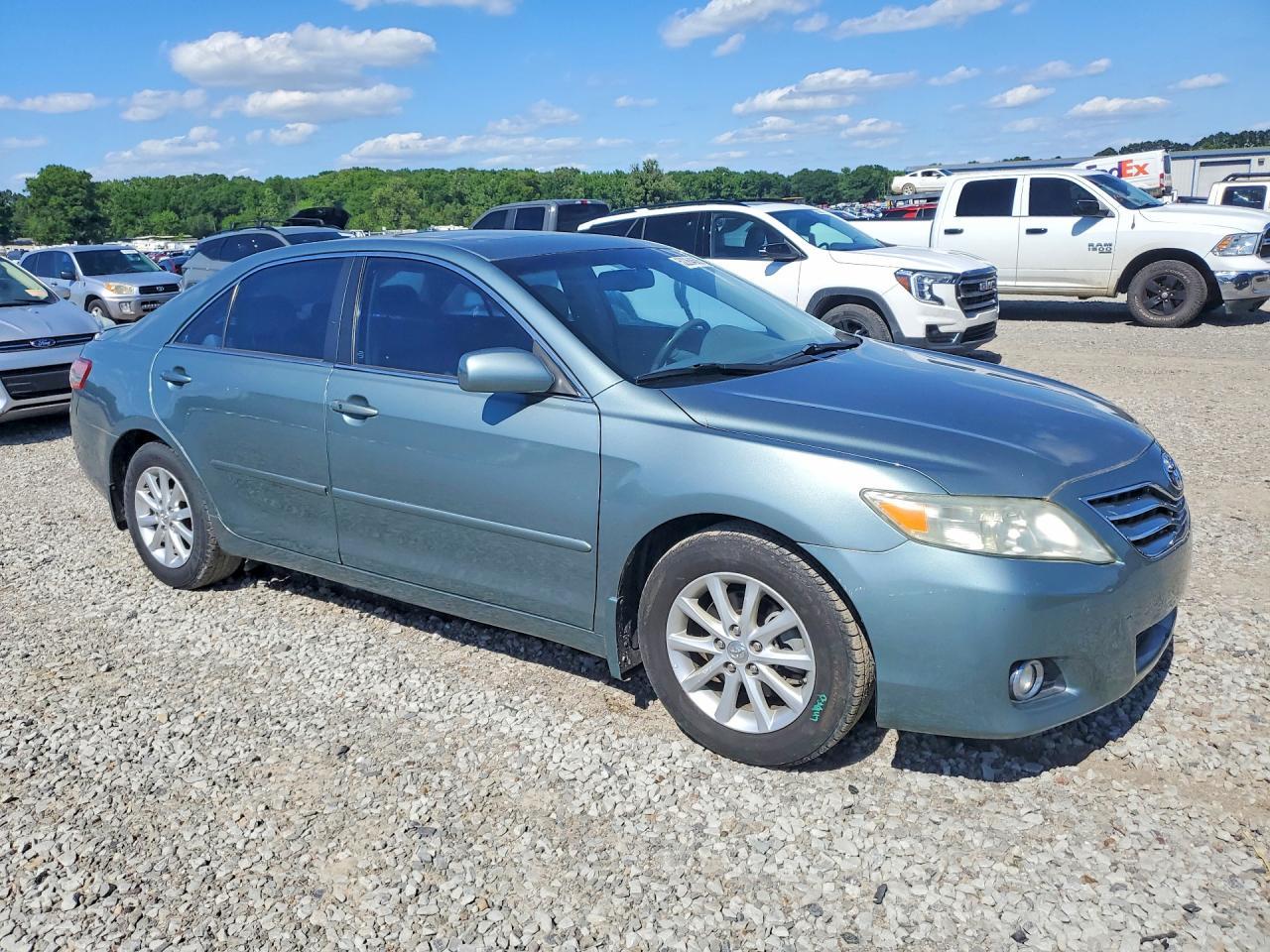 2010 Toyota Camry Xle V6 - Image 4