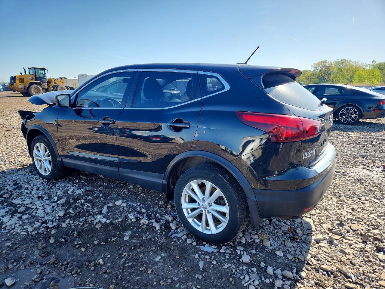 2017 Nissan Rogue Sport S - Фото 2