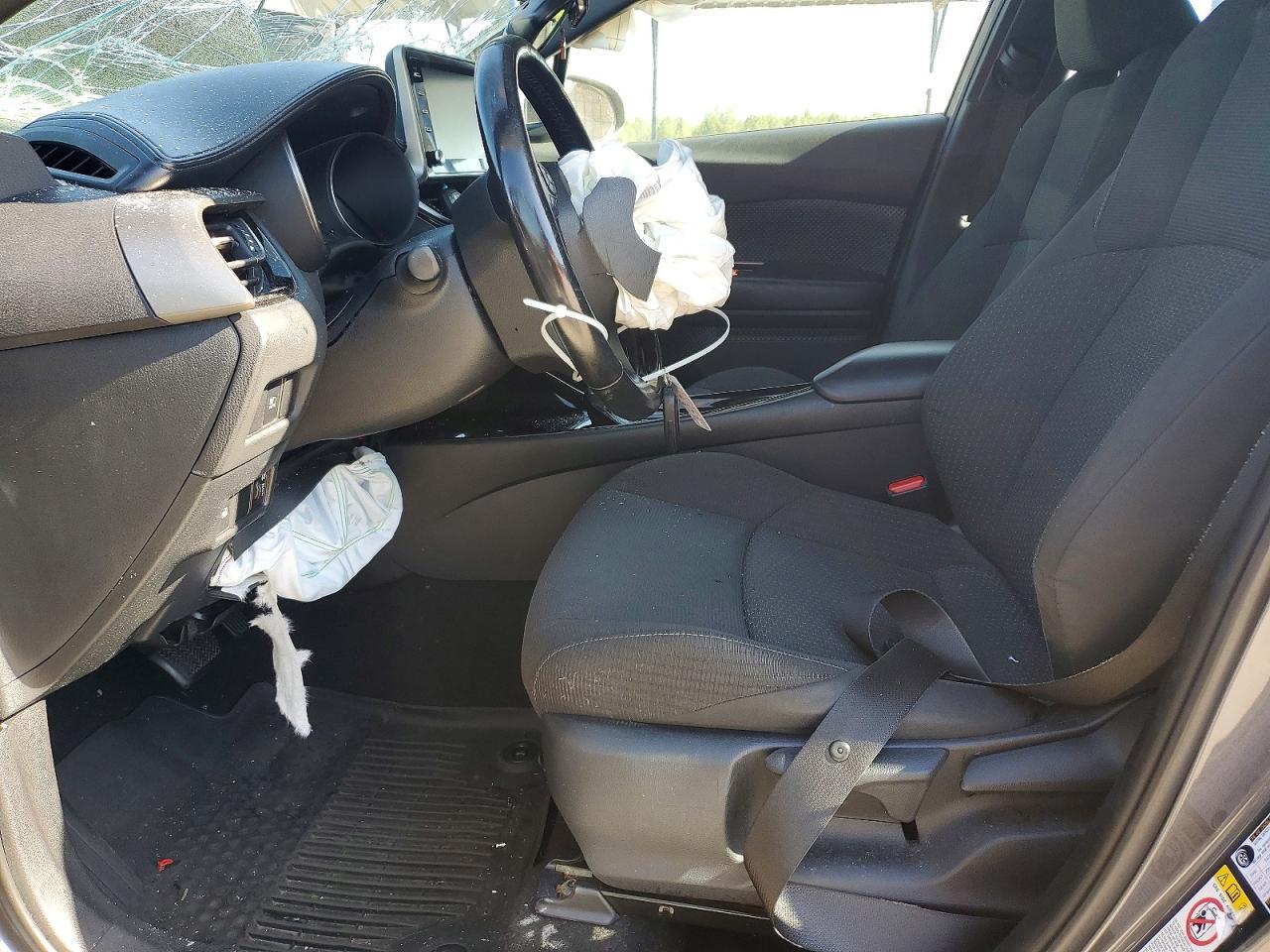 2019 Toyota C-Hr Xle - Image 7