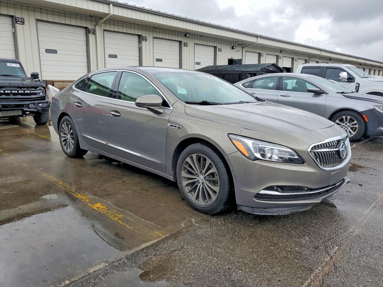2017 Buick Lacrosse Essence - Image 4